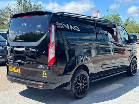 Ford Transit Custom 320 Limited 130ps L2 LWB Crew Kombi with DSCV Exclusive Upgrades Inc. 20" Alloys & Leather Seats - U105884