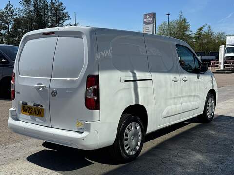 Vauxhall Combo CDTI 100ps Turbo D 2300 Pro 100ps L2 with F/S/H Air Con, Sat Nav, Rev Cam & Cruise - U105893