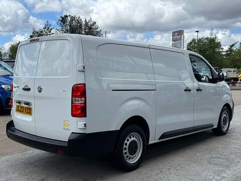 Vauxhall Vivaro Turbo D 2900 Prime 100ps L2 LWB with Air Con, Cruise Control & Reverse Sensors - U105902