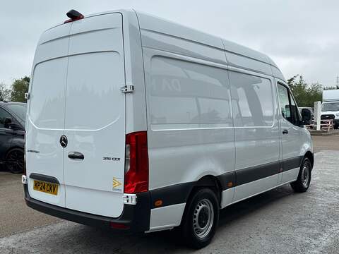 Mercedes-Benz Sprinter 315 CDI Progressive 150ps L2 H2 RWD with Ply Lining, Reverse Camera & Cruise - U105923