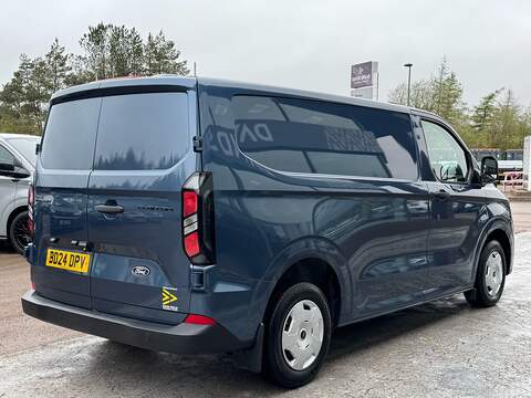 Ford Transit Custom 280 EcoBlue Trend 136ps with Air Con, Lane Assist & Heated Screen - U105940