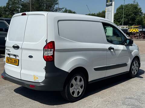 Ford Transit Courier EcoBoost Trend 100ps with DAB Radio, Heated Screen & Ply - U106009