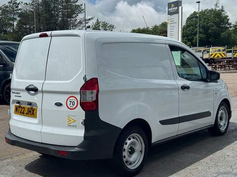 Ford Transit Courier EcoBoost Leader 100ps with 1 Owner, Low Mileage & Air Con - U106047