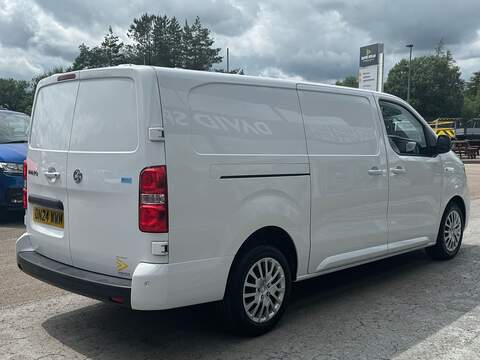 Vauxhall Vivaro Turbo D 3100 Pro L2 LWB 145ps with Cruise, Blind Spot Assist & Air Con - U106131