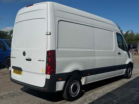 Mercedes-Benz Sprinter 315 CDI Premium L2 H2 FWD 150ps with Air Con, Cruise & Car Play - U106137