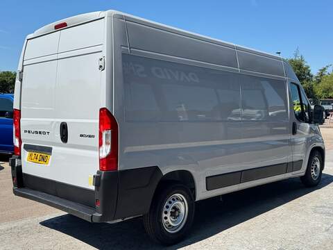 Peugeot Boxer BlueHDi 335 Professional EAT8 Auto L3 H2 140ps with Air Con, Lane Assist & Cruise - U106171