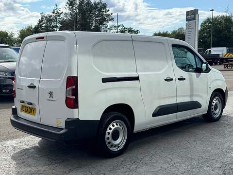 Peugeot Partner HDI 100ps 850 Professional Premium + 5 Seat Lwb Crew with Sliding Cage Bulkhead & Ply Lining - U106211