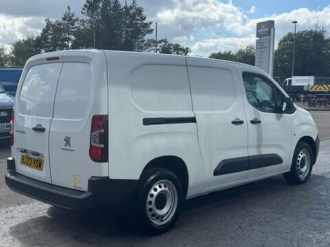 Peugeot Partner HDi 100ps 850 Professional Premium + LWB 5 Seat Crew Van with Air Con, Reverse Sensors & Cruise - U106212