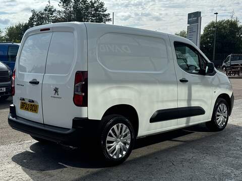 Peugeot Partner HDi 100ps 1000 Professional Premium wit Air Con, Ply Lining & Car Play - U106215