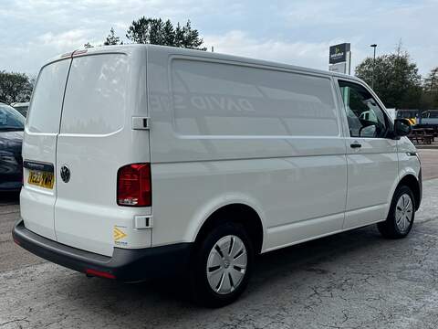 Volkswagen Transporter TDI T30 Startline SWB 150ps with Air Con, Cruise Control & Ply Lined - U106316