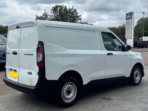 Ford Transit Courier EcoBoost Leader SWB 100ps with Ply Lining, Air Con & Cruise Control - U106324