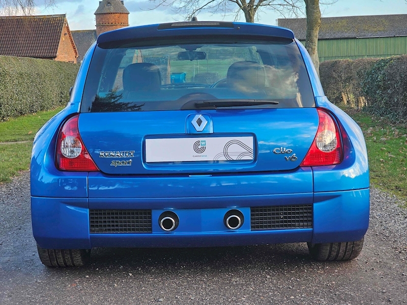 Renault 3.0 V6 Sport Hatchback 3dr Petrol Manual (285 g/km, 255 bhp)