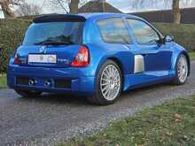 Renault Clio V6 Sport 