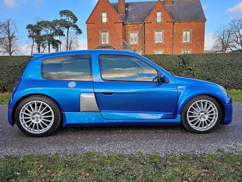 Renault 3.0 V6 Sport Hatchback 3dr Petrol Manual (285 g/km, 255 bhp)