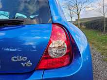 Renault Clio V6 Sport 