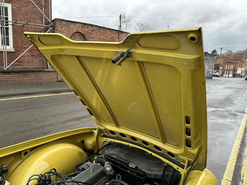 Triumph CR Coupe 2.5 manual Petrol