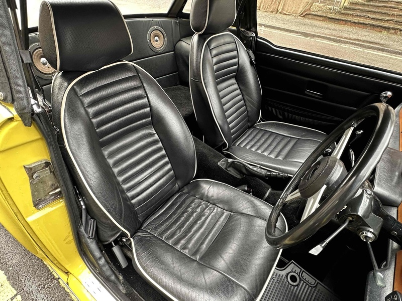 Triumph CR Coupe 2.5 manual Petrol