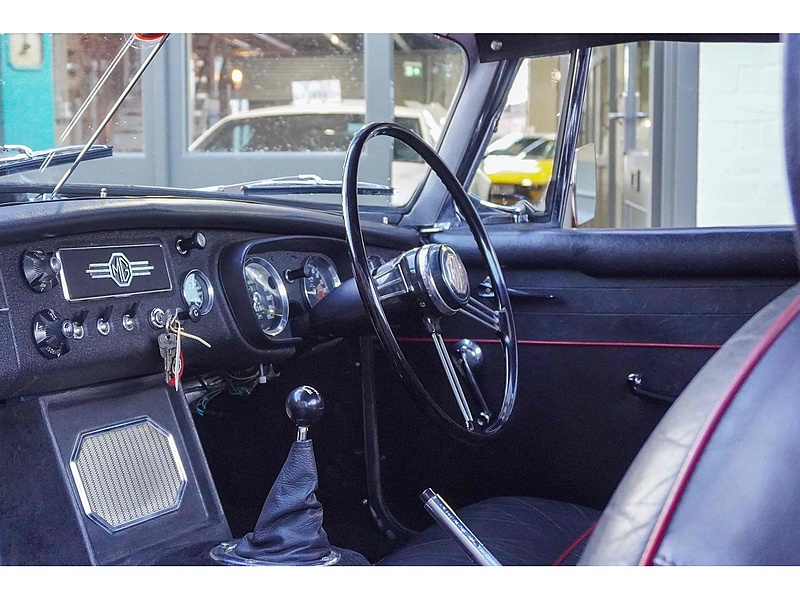 MG 1966 MGB Roadster manual overdrive