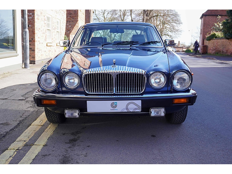Daimler 1989 Daimler Double six saloon 5.3 auto