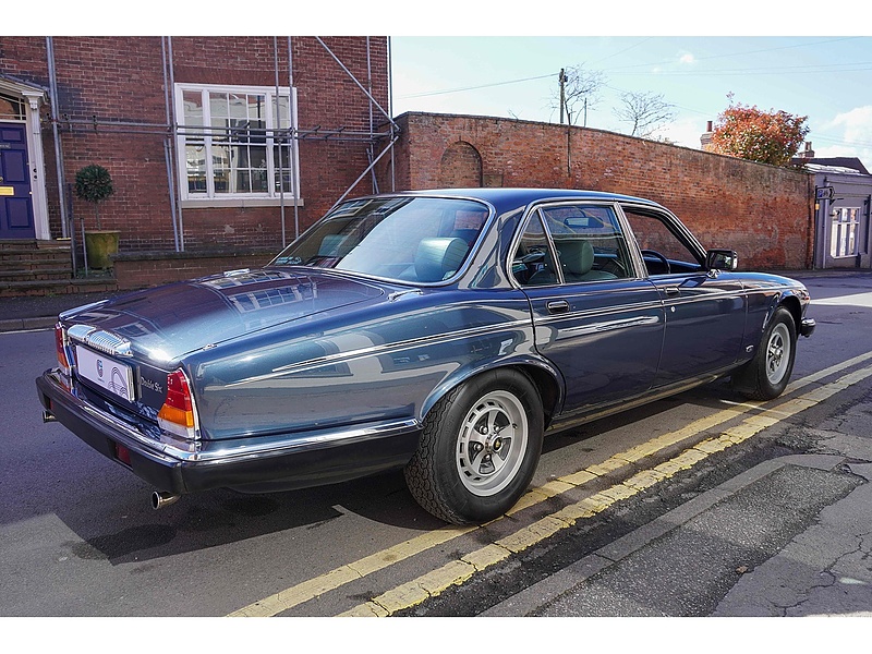 Daimler 1989 Daimler Double six saloon 5.3 auto