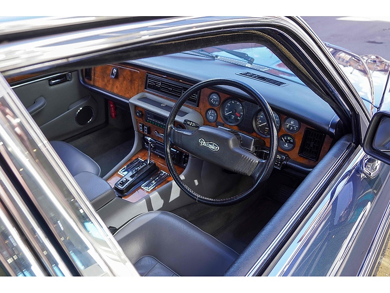 Daimler 1989 Daimler Double six saloon 5.3 auto