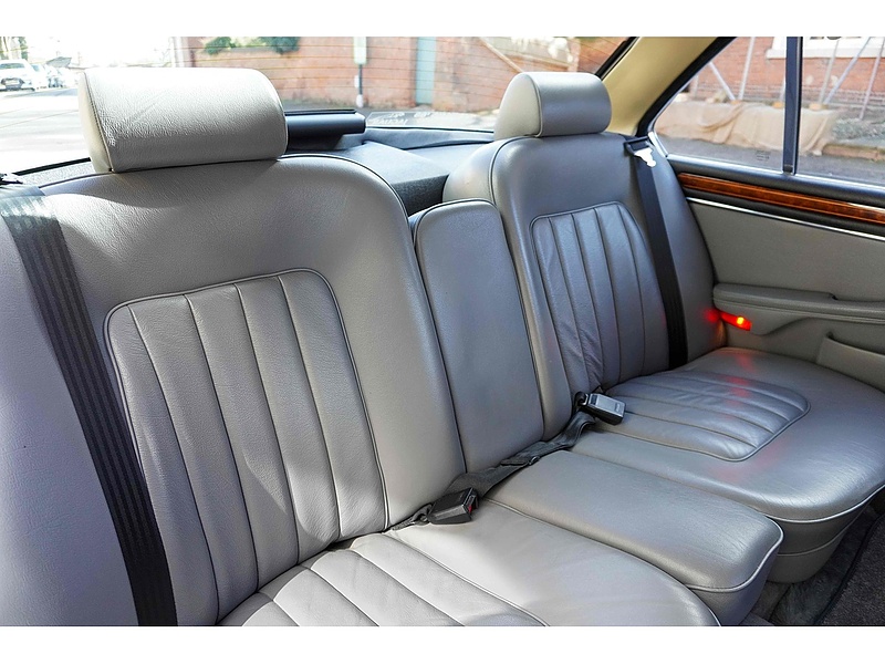 Daimler 1989 Daimler Double six saloon 5.3 auto
