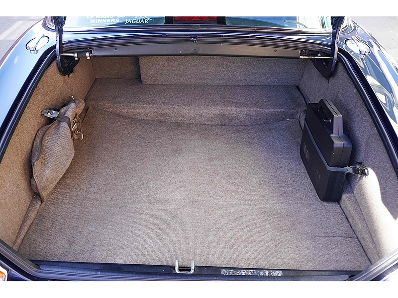 Daimler 1989 Daimler Double six saloon 5.3 auto
