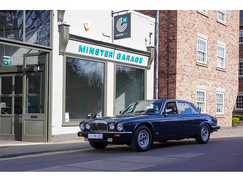 Daimler 1989 Daimler Double six saloon 5.3 auto