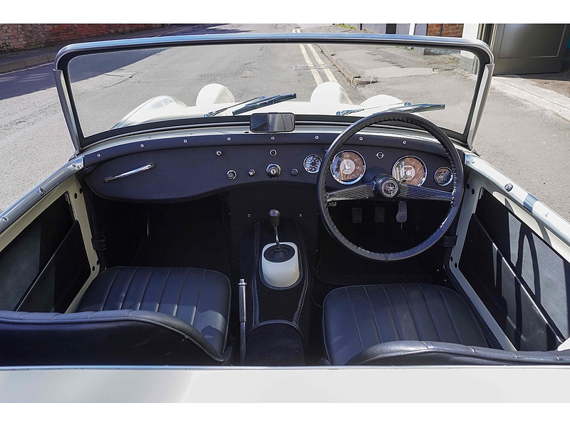Austin healey 1960 Austin Healey frogeye sprite 1275 manual