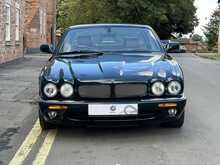 Jaguar XJR  