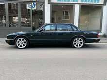 Jaguar XJR  