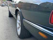 Jaguar XJR  