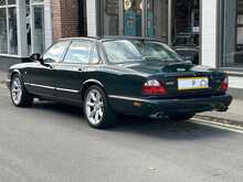 Jaguar XJR  