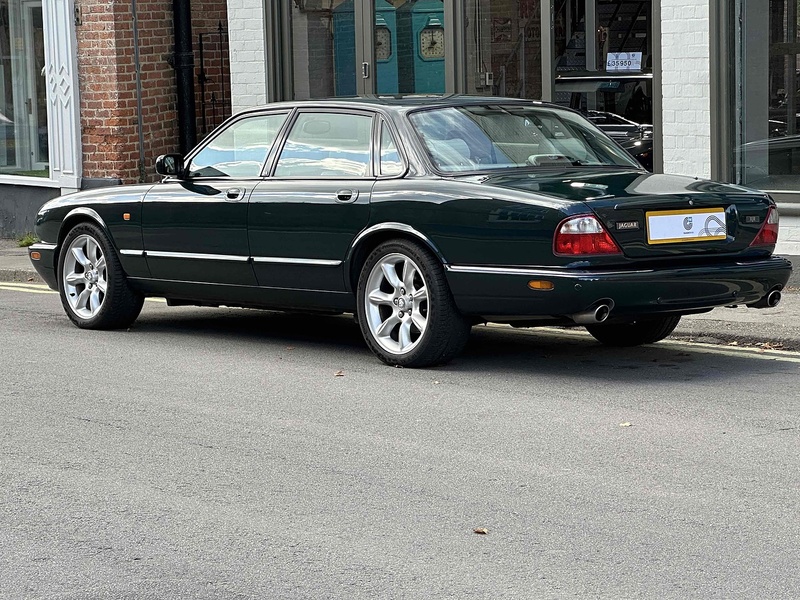 Jaguar 2001 Jaguar XJR 4.0 Supercharged