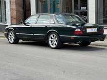 Jaguar XJR  