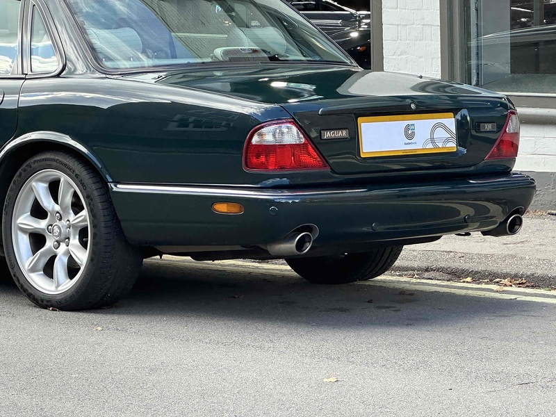 Jaguar 2001 Jaguar XJR 4.0 Supercharged