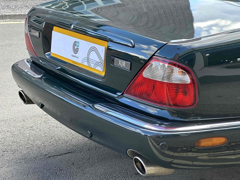 Jaguar 2001 Jaguar XJR 4.0 Supercharged