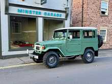 Toyota Land Cruiser FJ40 