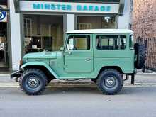 Toyota Land Cruiser FJ40 