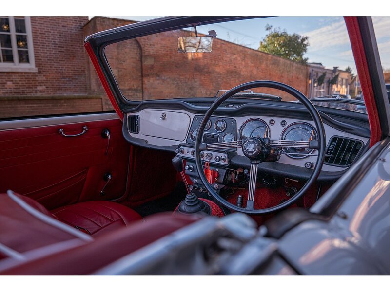 Triumph  Convertible 2.0 Petrol