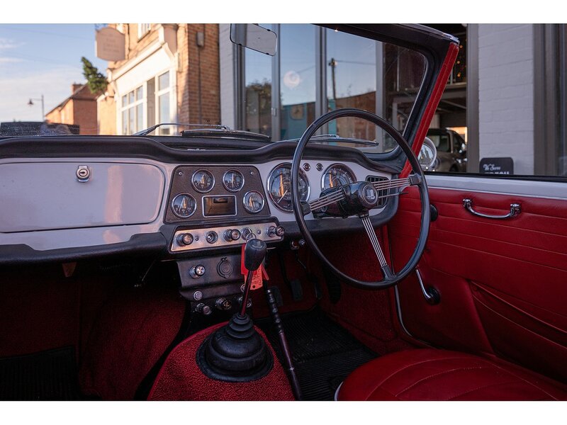 Triumph  Convertible 2.0 Petrol