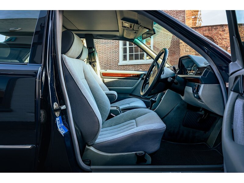 Mercedes-Benz E250 Saloon 2.5 Automatic Diesel