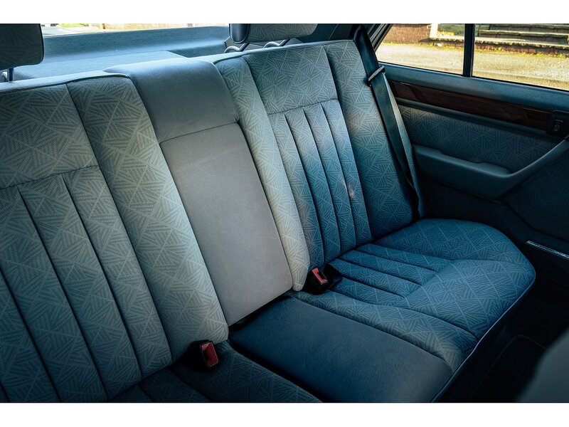 Mercedes-Benz E250 Saloon 2.5 Automatic Diesel