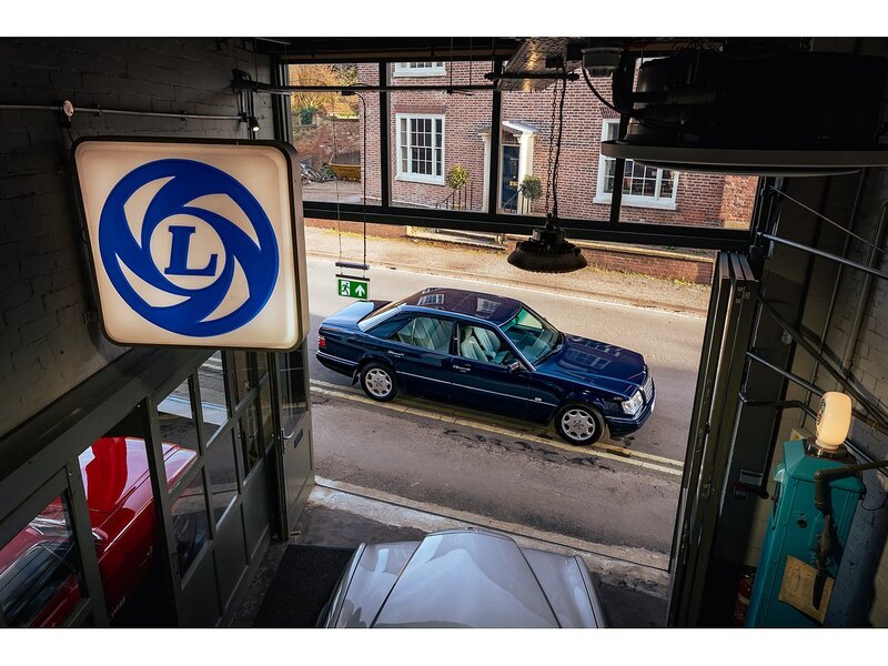 Mercedes-Benz E250 Saloon 2.5 Automatic Diesel