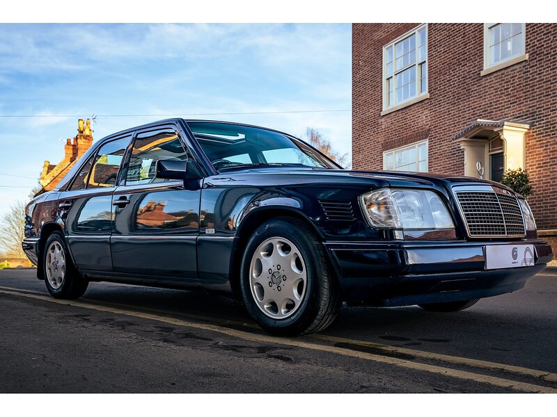 Mercedes-Benz E250 Saloon 2.5 Automatic Diesel