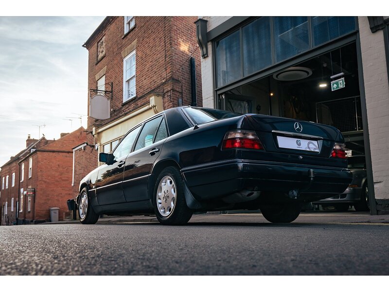 Mercedes-Benz E250 Saloon 2.5 Automatic Diesel