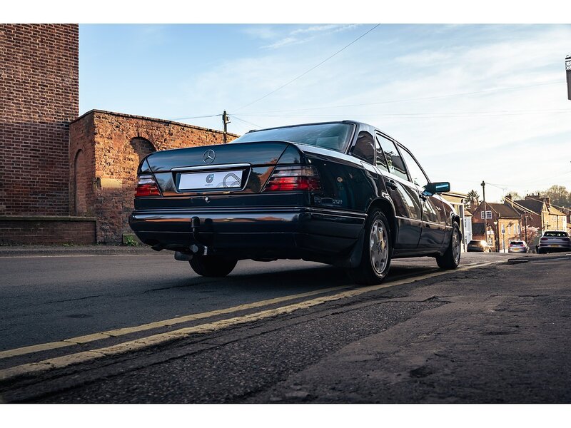 Mercedes-Benz E250 Saloon 2.5 Automatic Diesel