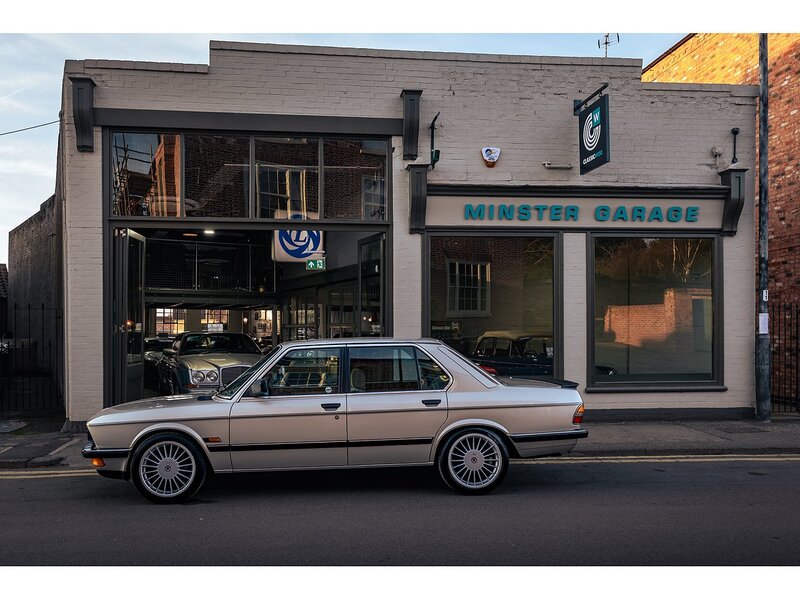 BMW 520i Saloon 2.0 Manual Petrol