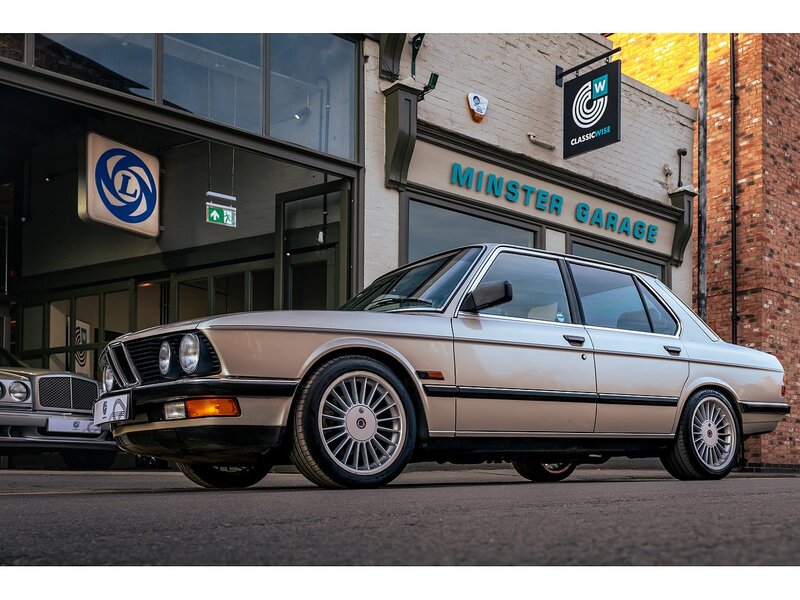 BMW 520i Saloon 2.0 Manual Petrol