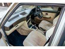 BMW 5 Series 520i Lux 